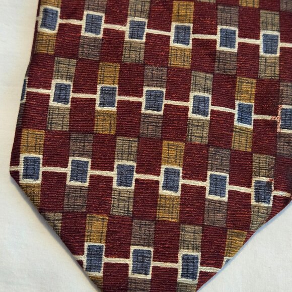 Kenneth Cole Tie Great Condition - Picture 2 of 6
